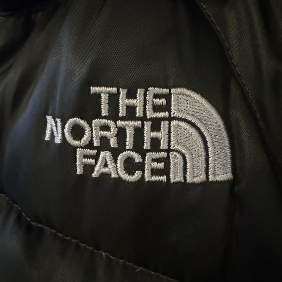 Vintage North Face puffer vest with faux fur hood lining XS - Picture 11 of 11